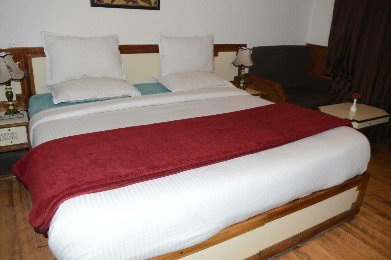 Standard Hotel And Resturant Srinagar  Exterior photo