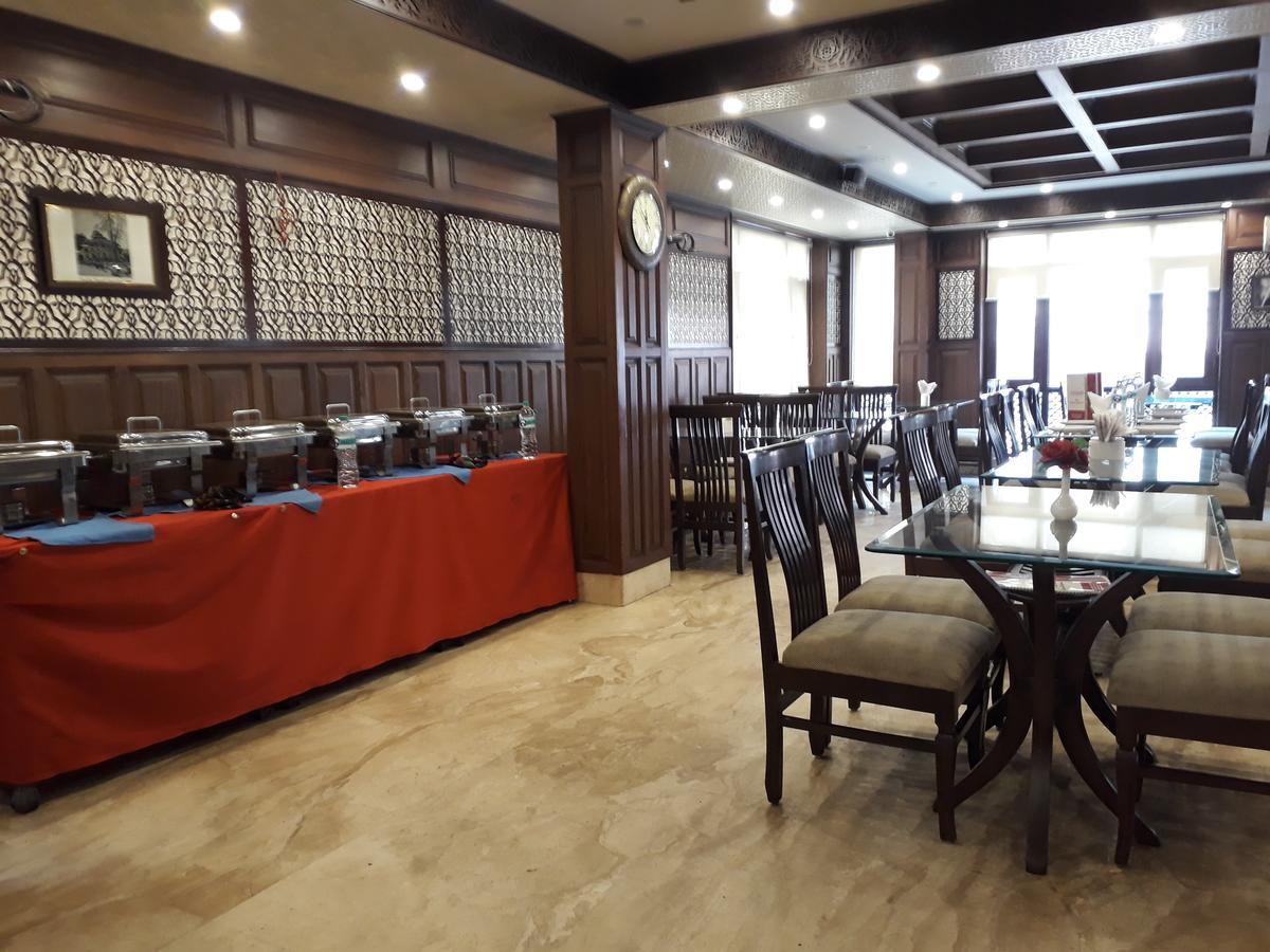 Standard Hotel And Resturant Srinagar  Exterior photo