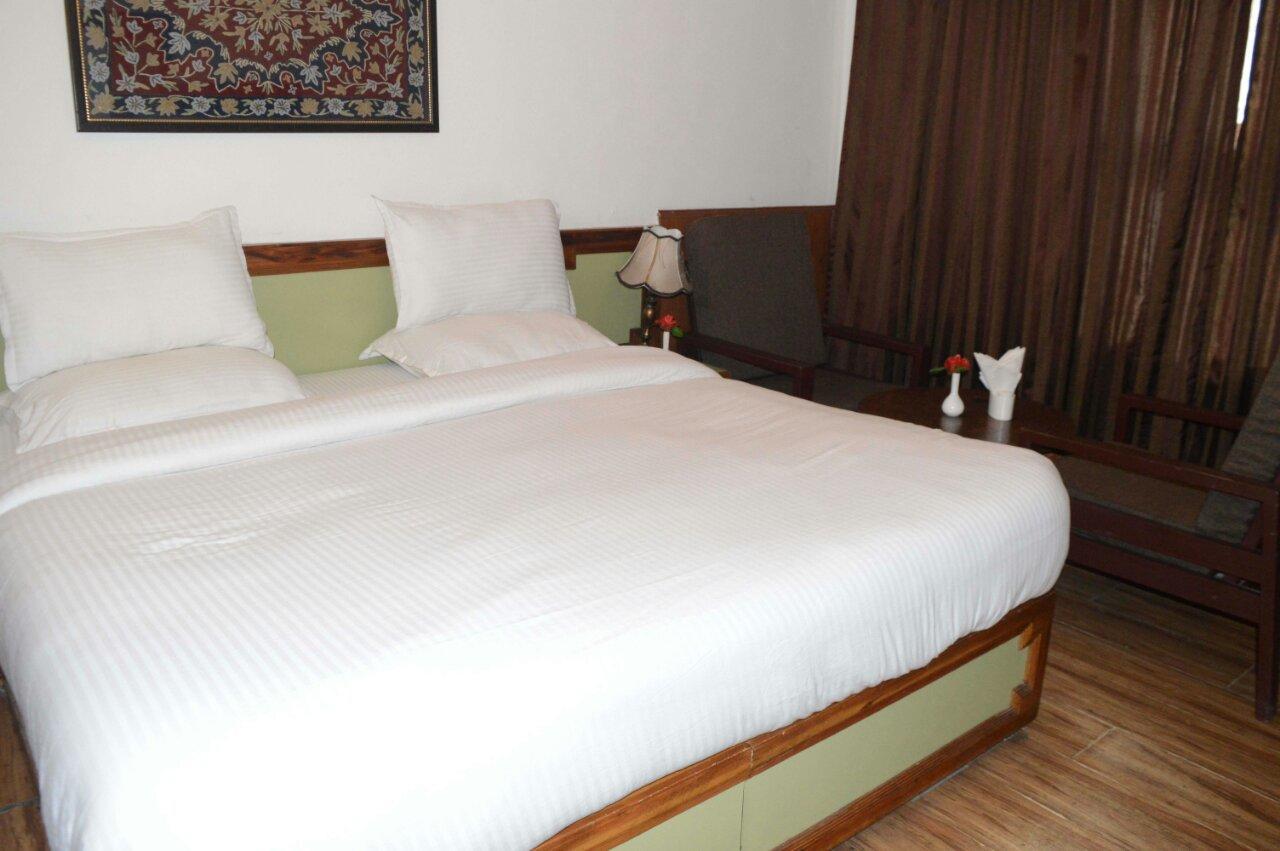 Standard Hotel And Resturant Srinagar  Exterior photo