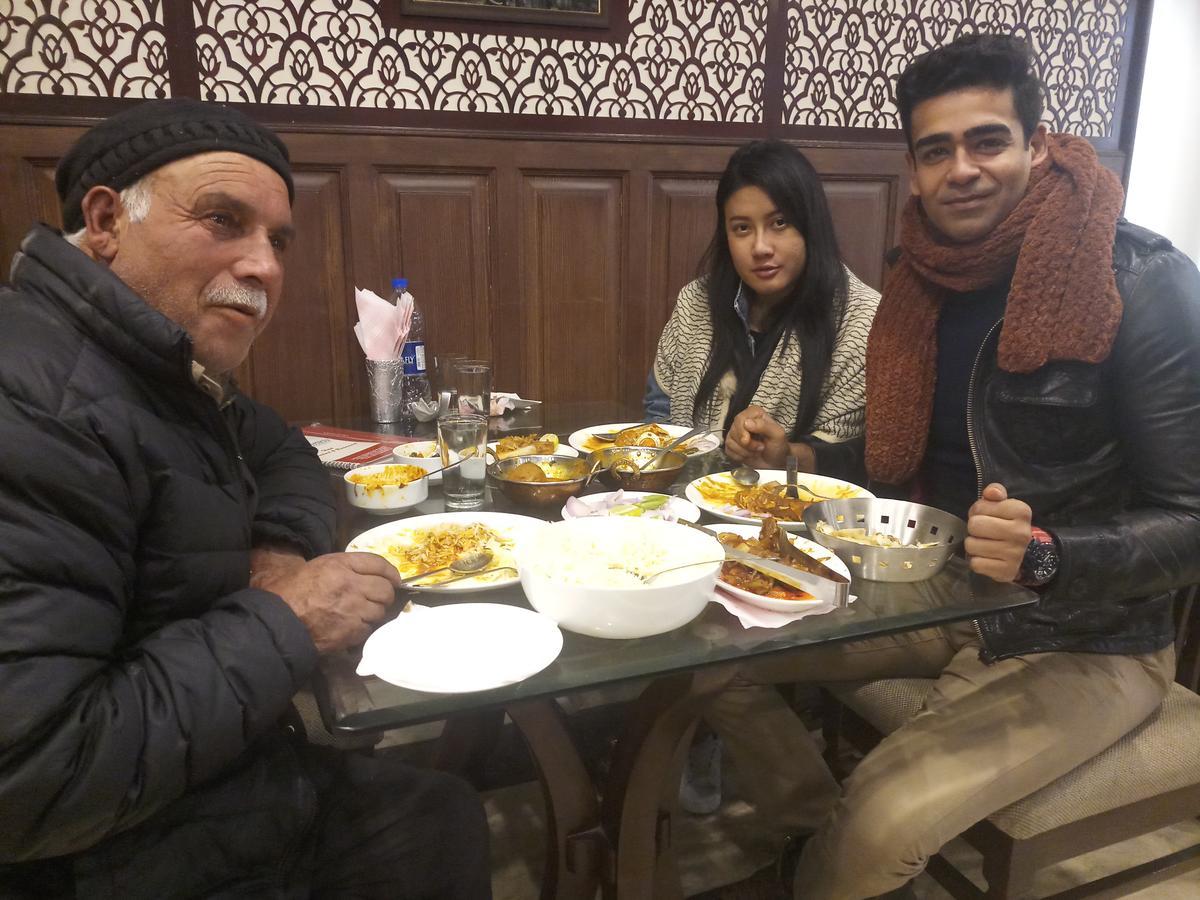 Standard Hotel And Resturant Srinagar  Exterior photo